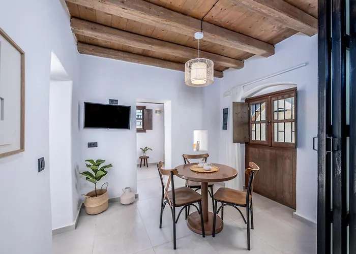 Elia Suites - Old Town